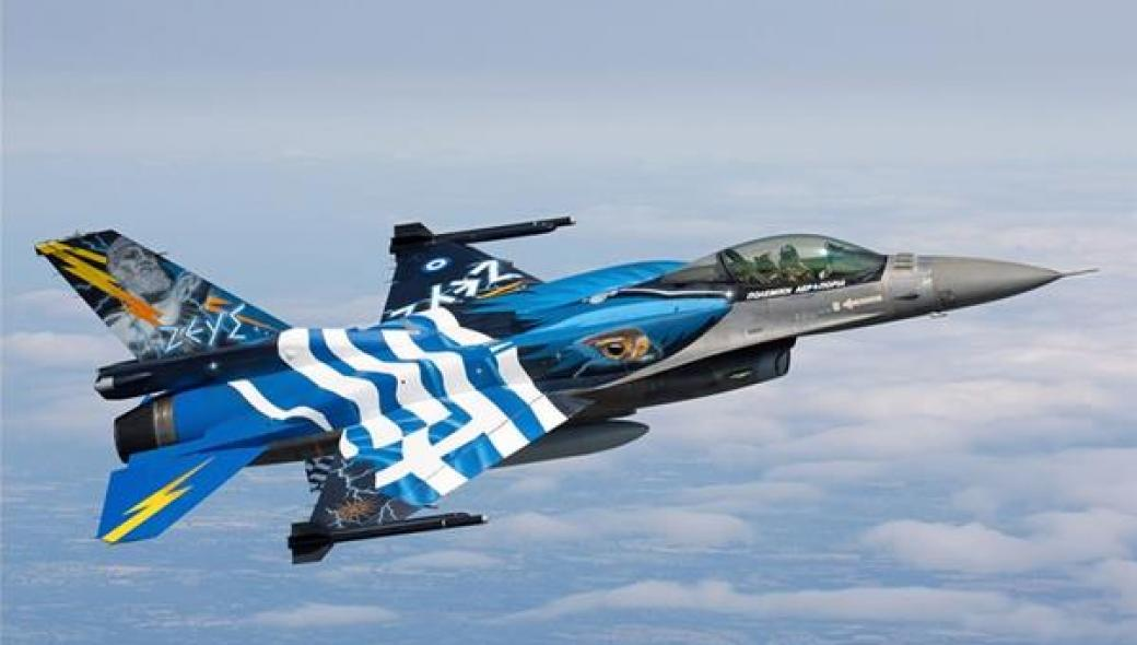 Η επίδειξη του F-16 «ΖΕΥΣ» στην Θεσσαλονίκη (βίντεο)