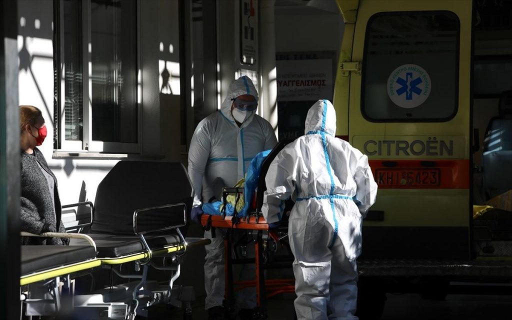 ΠΟΕΔΗΝ: «Η πολιτική της κυβέρνησης οδηγεί το ΕΣΥ σε κατάρρευση – Μόνο 500 ΜΕΘ σήμερα – 973 ήταν τον Απρίλιο»!