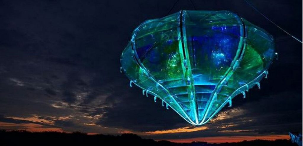 Living Light: Η μεγαλύτερη «μέδουσα» που ταξίδεψε μέχρι τη στρατόσφαιρα! (φώτο)