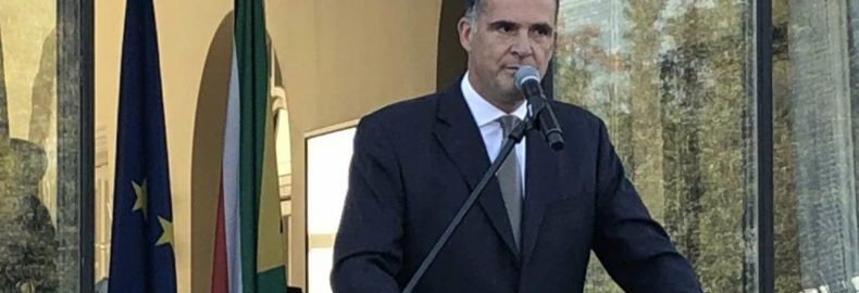 Οι Γάλλοι διπλωμάτες κατά Ε.Μακρόν; – Η άτυπη κόντρα μετά την ξαφνική απομάκρυνση