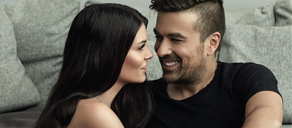 Γιάννης Αϊβάζης: Αναβάλλεται η πρεμιέρα της παράστασής του «Τζόρνταν» – Το μήνυμα της Μαρίας Κορινθίου