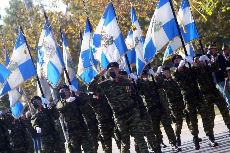 Ανατριχίλα: Ο Εθνικός Ύμνος από τους στρατιώτες στην Αλεξανδρούπολη (βίντεο)