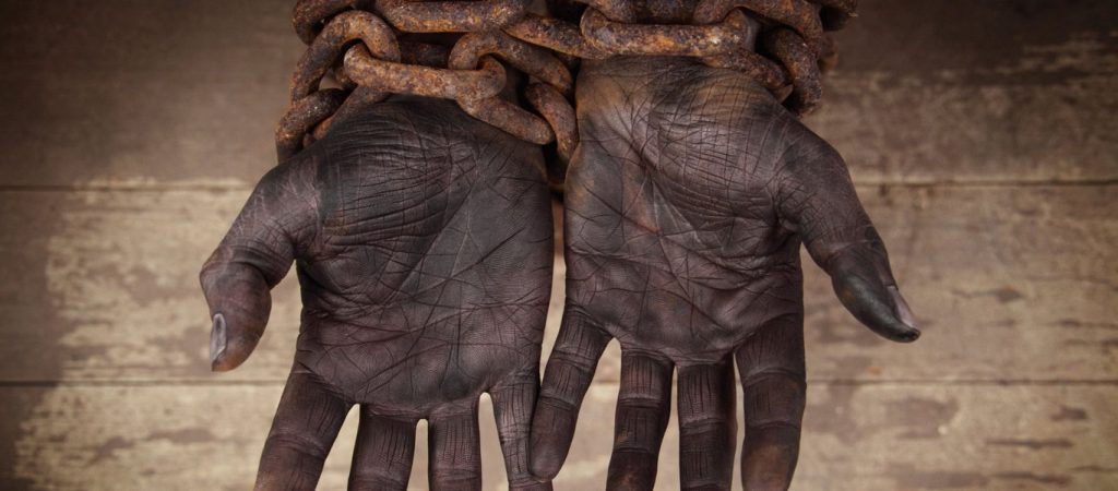 Η απόγνωση σε όλο της το μεγαλείο – Νιγηριανός πουλούσε τον εαυτό του για σκλάβο