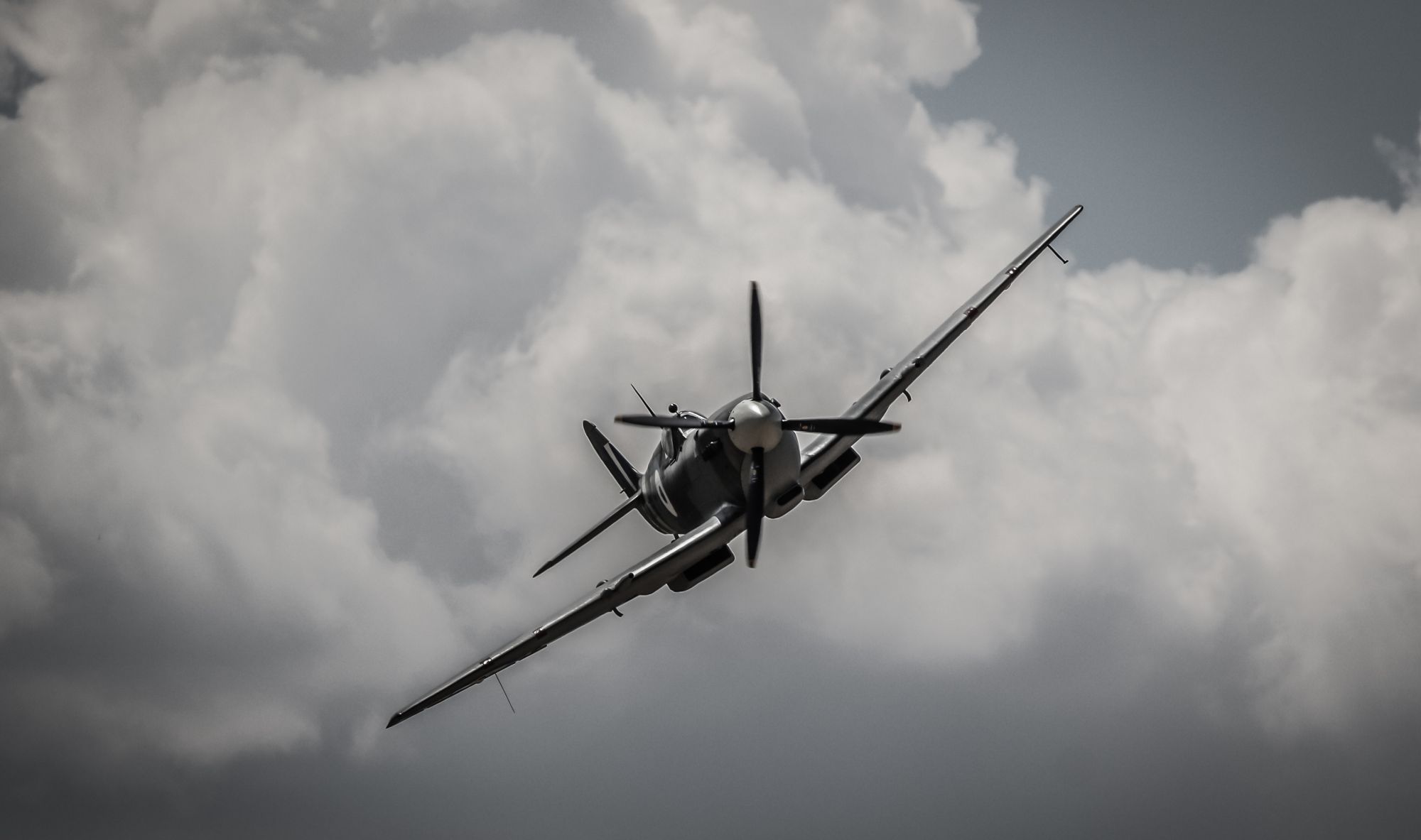 «Το πέταγμα του Spitfire είναι ένα όνειρο» λέει ο Βρετανός πιλότος που θα πετάξει στον ουρανό της Θεσ/νίκης