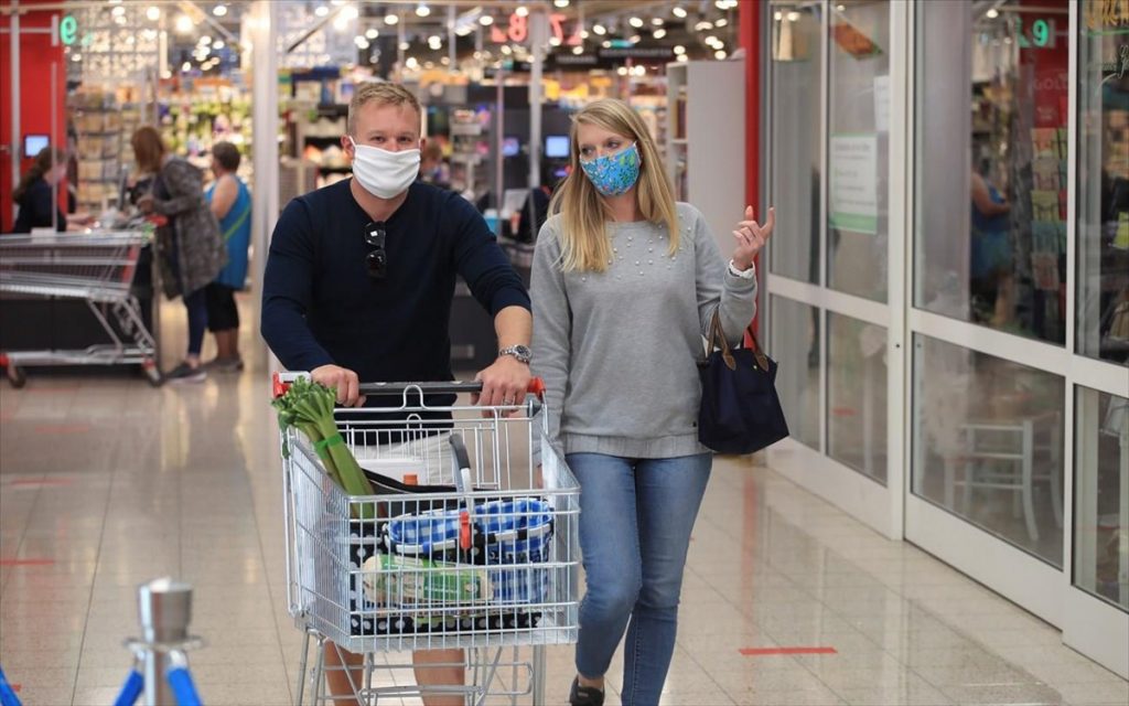 Έρχεται νέο κύμα περιορισμών για τους μη εμβολιασμένους: Θα αποκλειστούν και από τα σούπερ μάρκετ;
