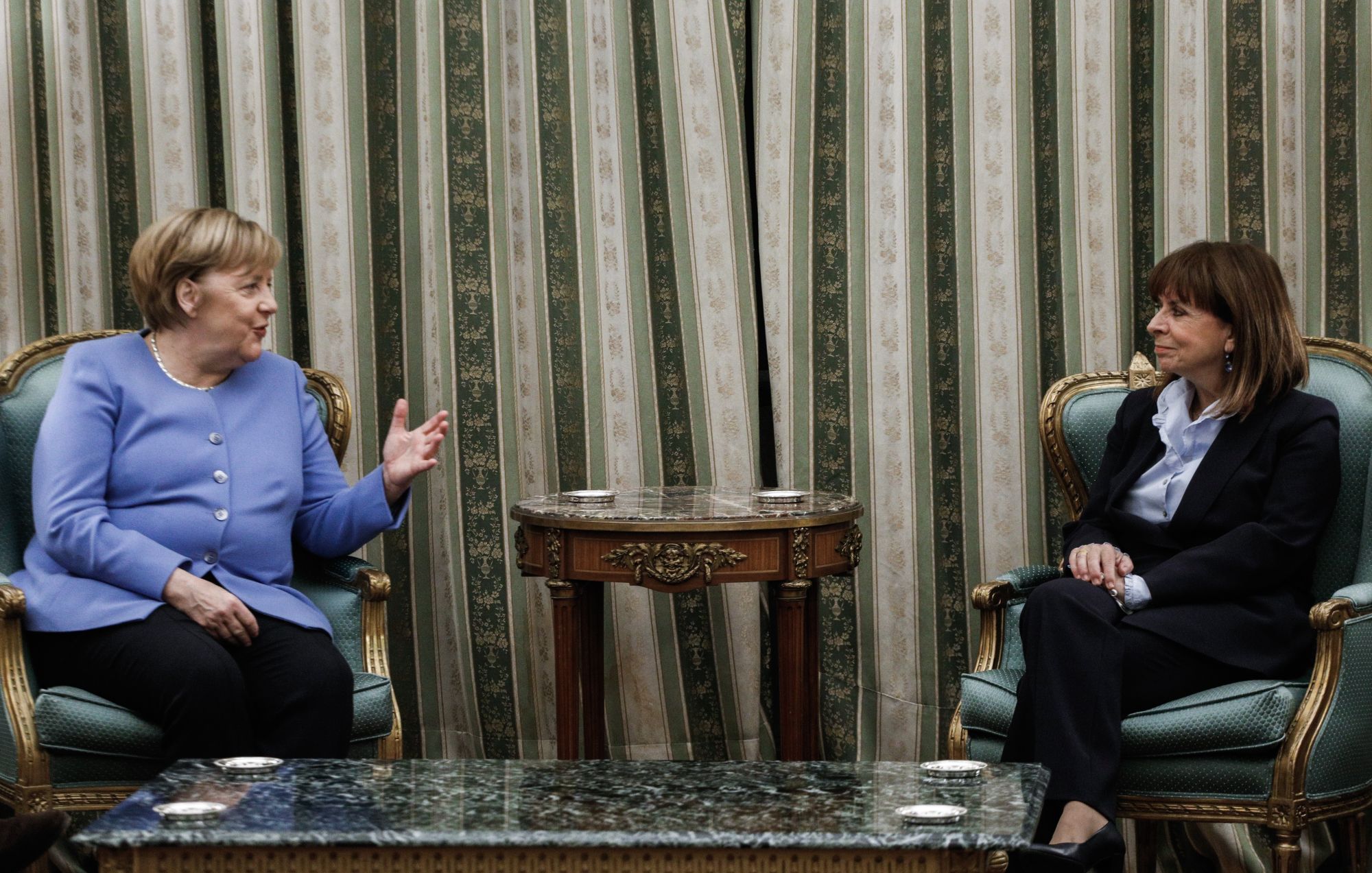 Ούτε λέξη από την ΠτΔ Κ.Σακελλαροπούλου σε Α.Μέρκελ για τις πολεμικές αποζημιώσεις του Β’ ΠΠ!