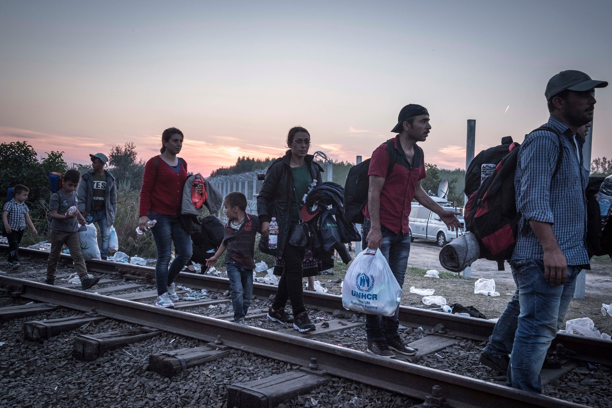 Φέρνουν φορτηγό πλοίο με 400 παράνομους μετανάστες – Θα εγκατασταθούν μόνιμα στην ενδοχώρα