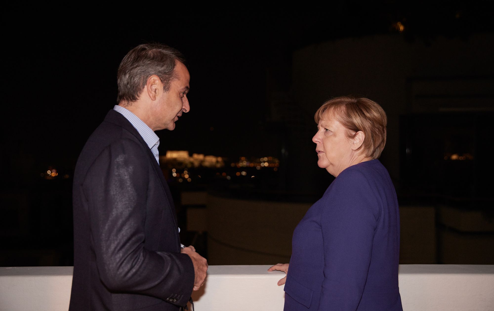 Προσβολή η έλευση της Α.Μέρκελ ανήμερα της ημέρας του «ΟΧΙ»: Η πολιτικός που επέβαλε οικονομική κατοχή στην Ελλάδα