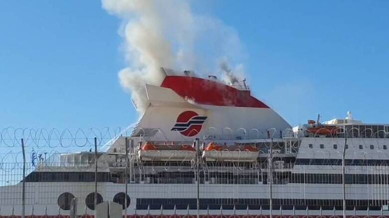 Τι δείχνουν τα πρώτα στοιχεία των ερευνών για τη φωτιά σε πλοίο στο λιμάνι της Πάτρας;