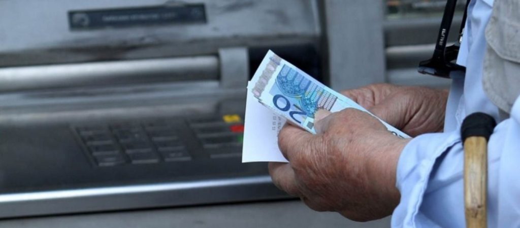 Σύνταξη: Οι ασφαλισμένοι που μπορούν να βγουν από φέτος –  Ποιοι «κλειδώνουν» πριν τα 62