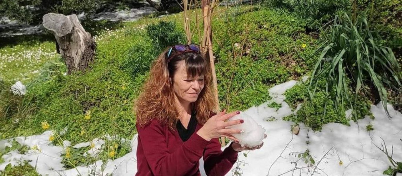 Έγκλημα στην Ιεράπετρα: Θλίψη στην κηδεία της 48χρονης Νεκταρίας που δολοφονήθηκε από τον σύζυγό της (φώτο)