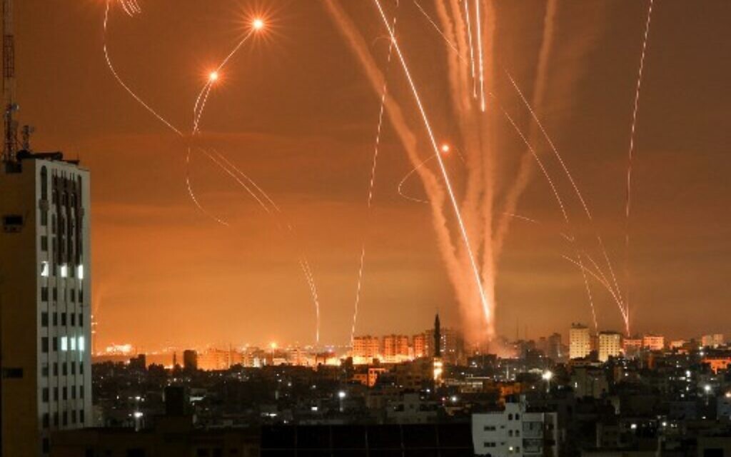 Συρία: «Οι Ισραηλινοί έριξαν πυραύλους έξω από τη Δαμασκό – Τραυματίστηκαν δύο στρατιώτες»