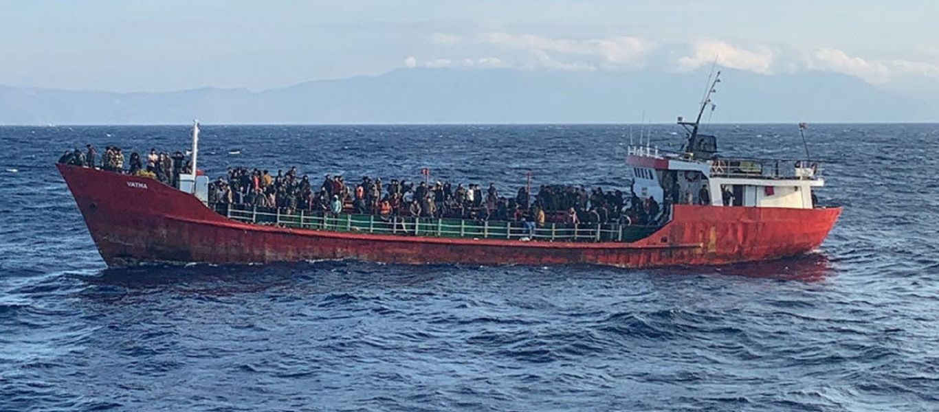 Οι 400 παράνομοι μετανάστες έφτασαν στην Κω και ο Ν.Μηταράκης πάει στην Τουρκία για να συζητήσει