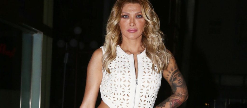 Α.Ηλιάδη: «Παραγωγός με πήγε σε ένα σπίτι και μου επιτέθηκε – Πάντα κάνω τον σταυρό μου πριν βγω στην σκηνή»