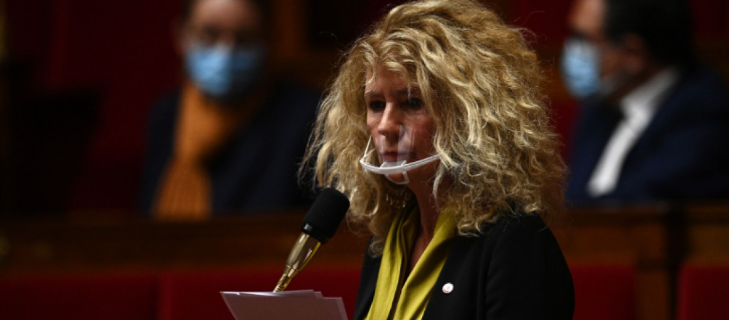 Τρομερές καταγγελίες από Γαλλίδα ευρωβουλευτή για τα εμβόλια – Χιλιάδες περιστατικά παρενεργειών
