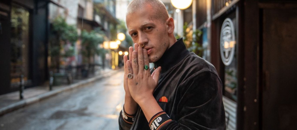 Τ.Ξιαρχό: Καταγγελίες ότι παρενοχλούσε σεξουαλικά αγόρια μαθητές του (βίντεο)