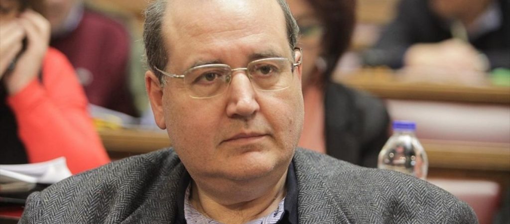 «Πυρά» Φίλη για τα μέτρα: «Με Μαγιορκίνηδες θα δώσουμε τη μάχη κατά της πανδημίας; -Έχετε ρίξει λευκή πετσέτα»