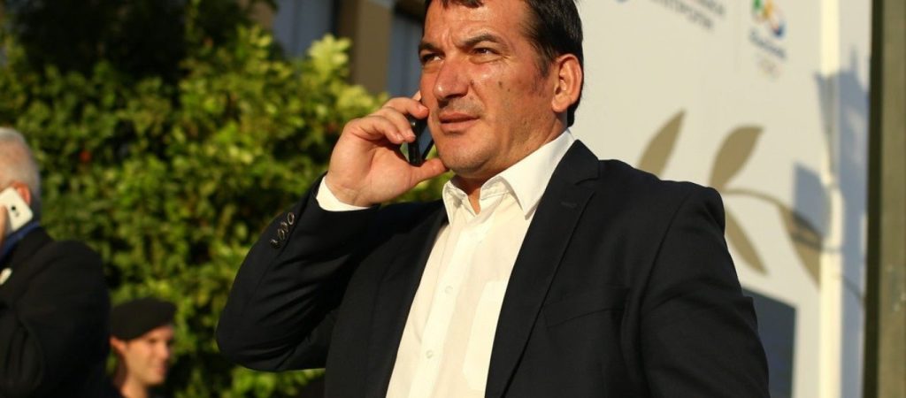 Επίθεση αλβανικών ΜΜΕ σε Π.Δήμα γιατί φωτογραφήθηκε με τους γονείς του Κ.Κατσίφα