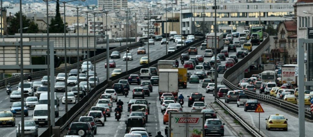 Κίνηση: Δείτε σε ποιους δρόμους υπάρχει μποτιλιάρισμα (χάρτης)