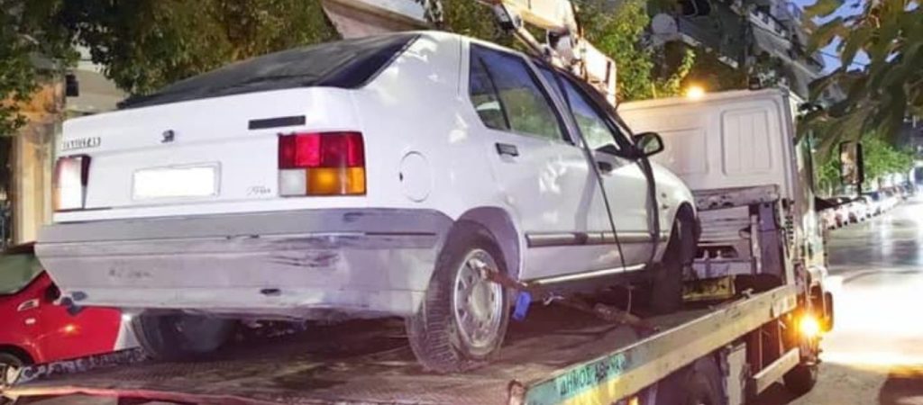 O Δήμος Αθηναίων απομάκρυνε 3.800 εγκαταλελειμμένα οχήματα από τους δρόμους (φώτο)