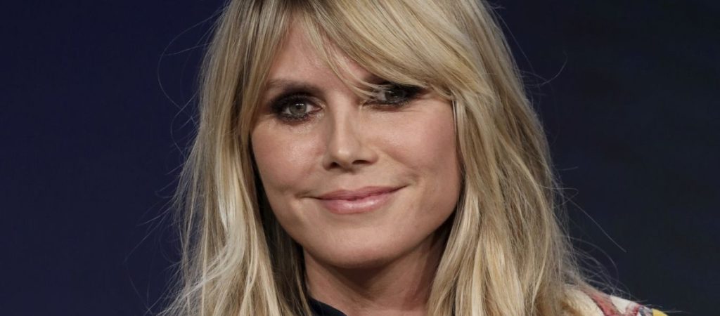 Heidi Klum: Ποζάρει μόνο με το σουτιέν της και καλύπτει τα επίμαχα σημεία με ένα… πιάτο (φωτο)