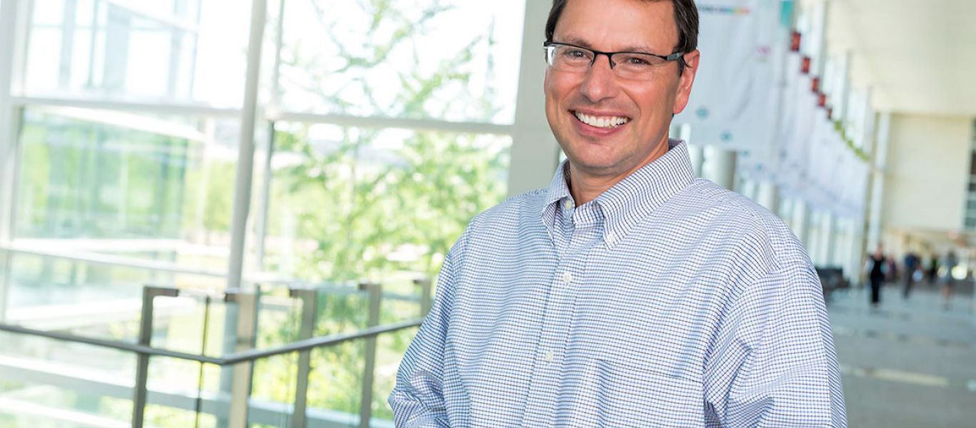 Merck: Ποιος είναι ο Έλληνας αντιπρόεδρος της εταιρείας που δημιούργησε το χάπι για τον κορωνοϊό