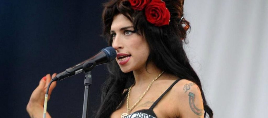 Έιμι Γουάινχαουζ: Σε δημοπρασία η γκαρνταρόμπα της αυτό το Σαββατοκύριακο