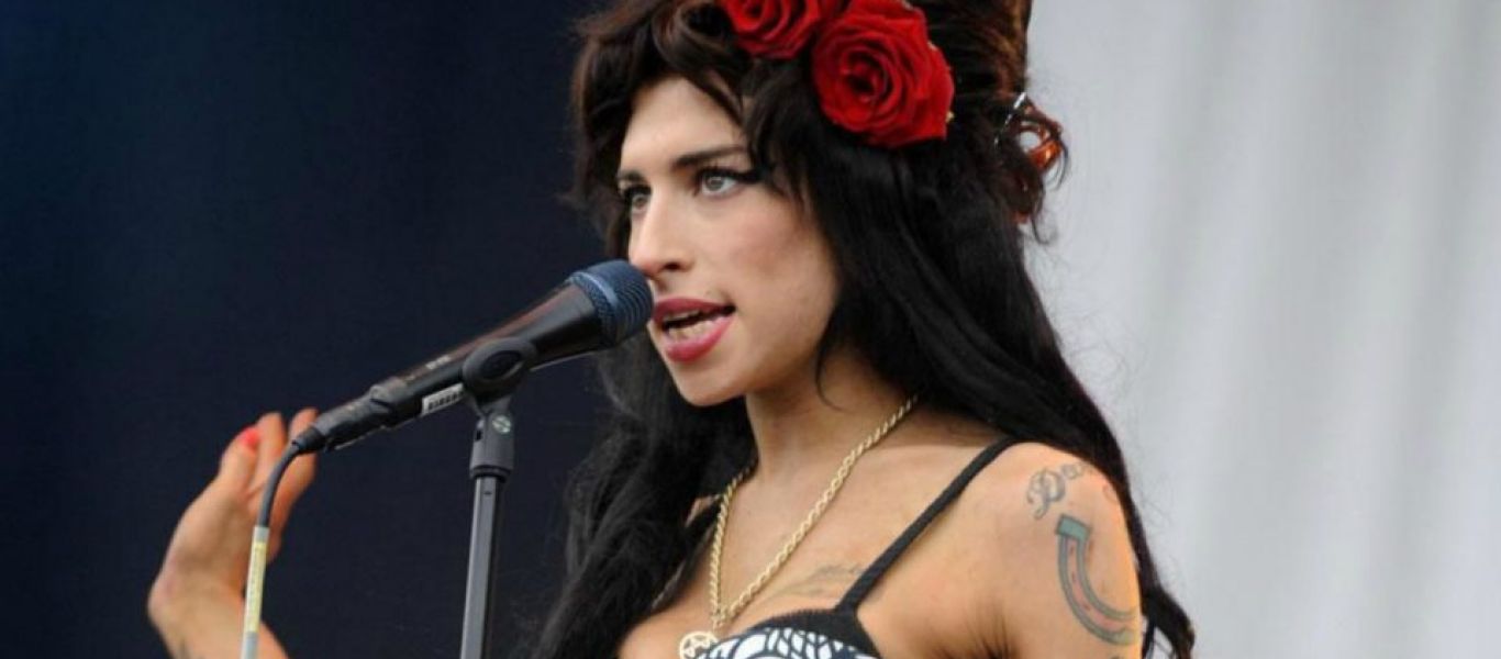 Έιμι Γουάινχαουζ: Σε δημοπρασία η γκαρνταρόμπα της αυτό το Σαββατοκύριακο