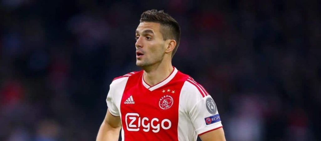 Επική εμφάνιση Τάντιτς στην προπόνηση του Άγιαξ – Εμφανίστηκε με γύψο στο επίμαχο σημείο