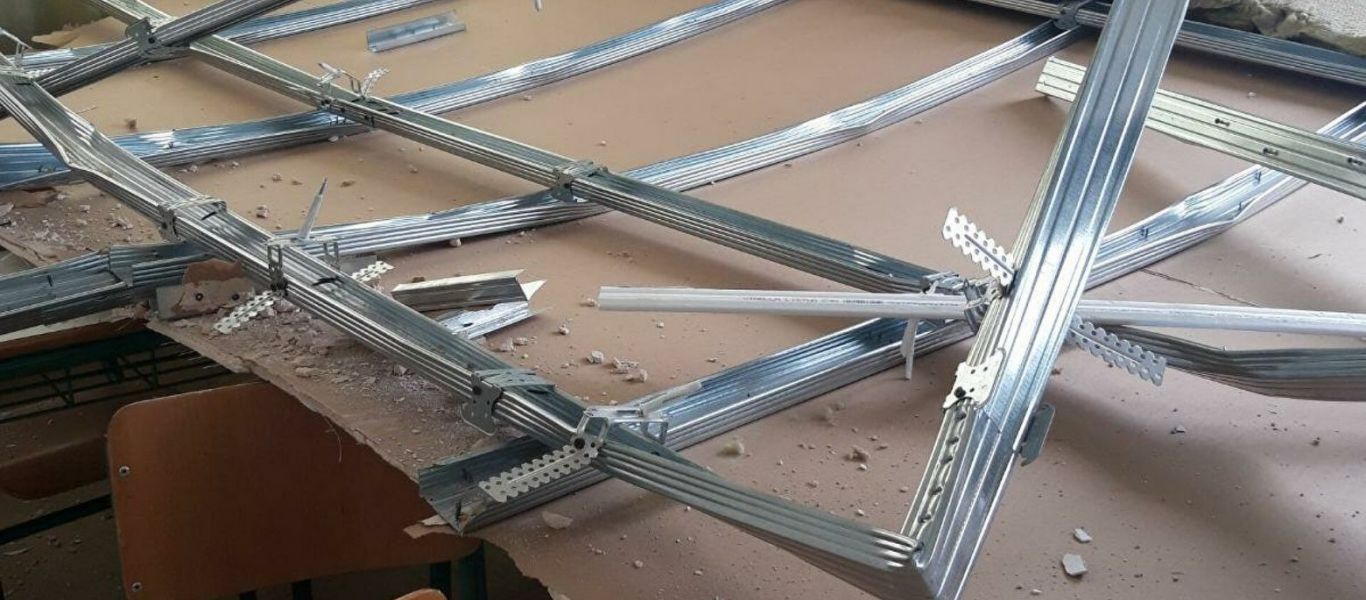 Κατάρρευση οροφής σε σχολείο: Ξεσπούν οι γονείς – «Παραλίγο να θρηνήσουμε 21 ζωές»