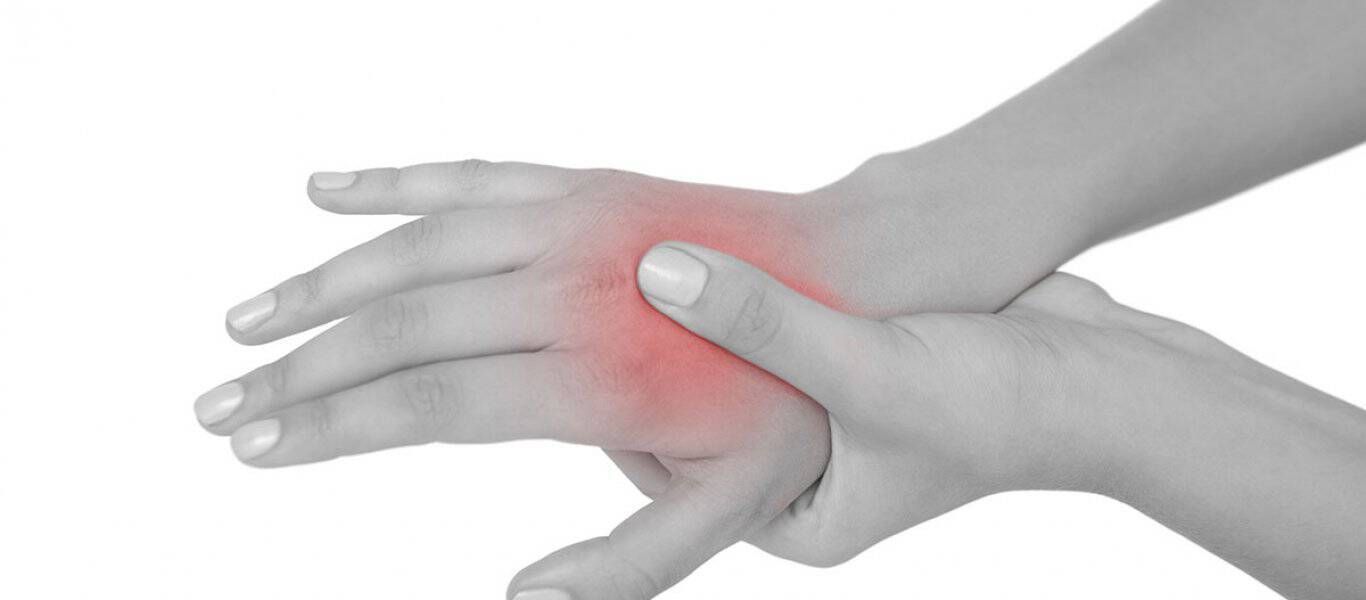 Μούδιασμα στα χέρια: Αυτές είναι όλες οι πιθανές αιτίες