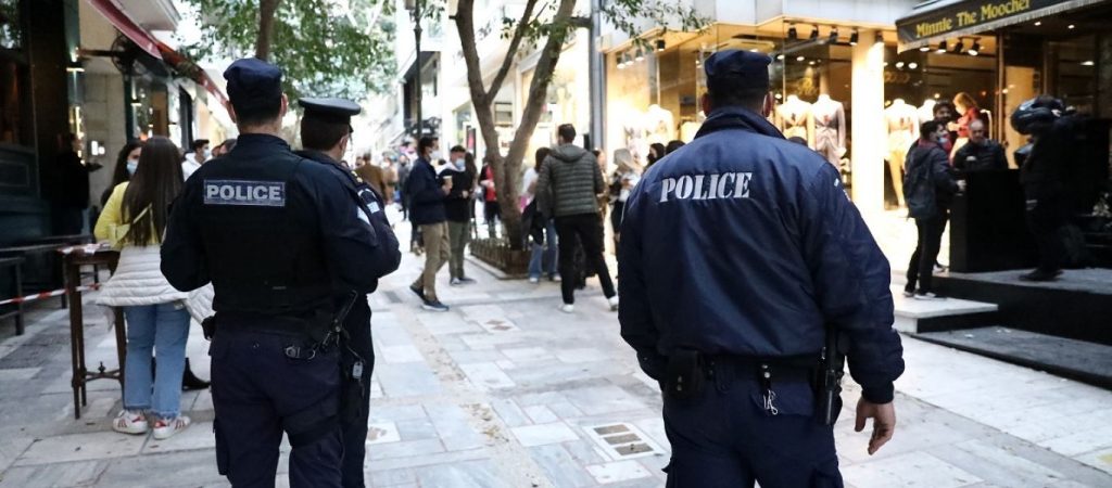 Σάρωσαν πολίτες και επιχειρήσεις για τα νέα μέτρα: Πάνω από 90.000 έλεγχοι το πρώτο 24ωρο – «Λουκέτο» σε 23 καταστήματα