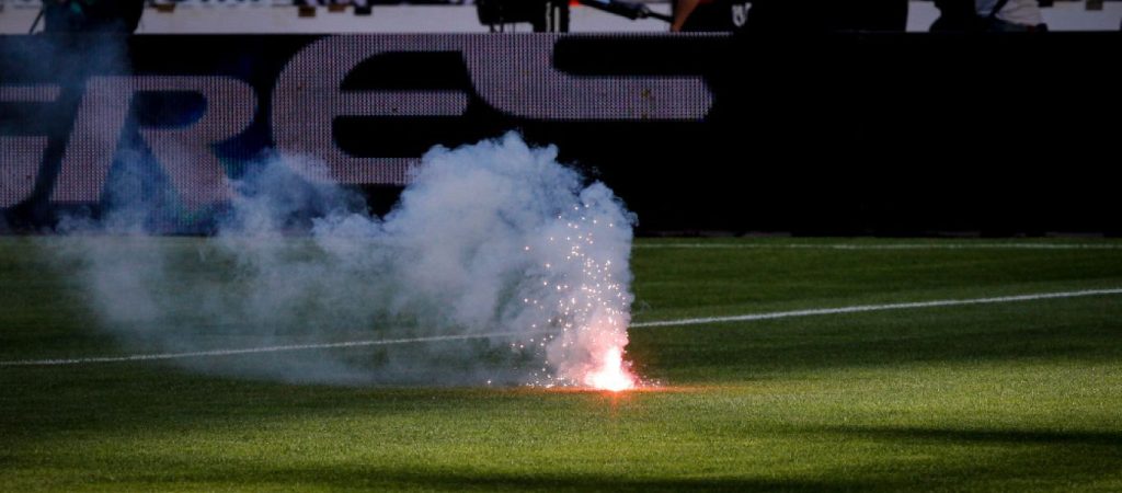 Βόλος – Άρης: Διακοπή του αγώνα μετά από επεισόδια και ρίψη δακρυγόνων