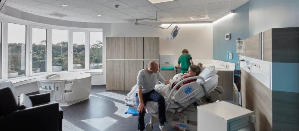 Βέλγιο: Γεμάτες οι εντατικές με εμβολιασμένους  για τον COVID-19 – Καταγγελίες γιατρών στην Αμβέρσα