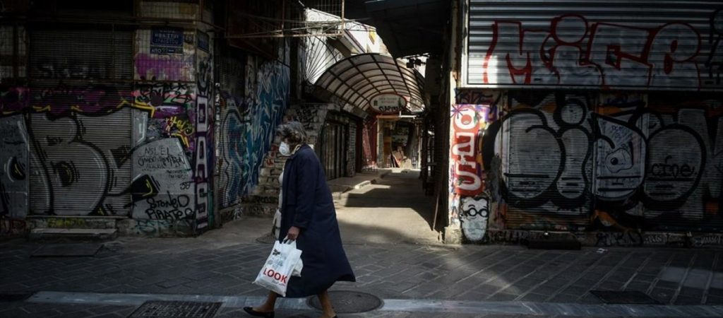 Μέτρα lockdown για εμβολιασμένους θέλουν οι «ειδικοί»: «Λάθος να τους λέμε ότι είναι ασφαλείς – Δεν είναι»