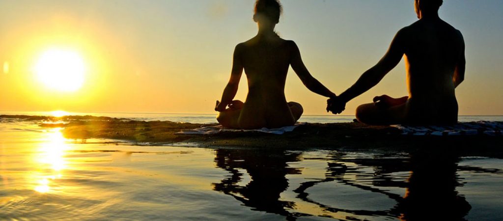 Ρόδος: Στο εδώλιο ο δάσκαλος yoga μετά το τρίο με τη σύζυγό του και 19χρονη – Για τι κατηγορείται;