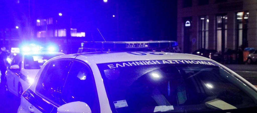 Χειροπέδες σε έναν άνδρα & μια γυναίκα για διακίνηση ναρκωτικών στα νότια προάστια