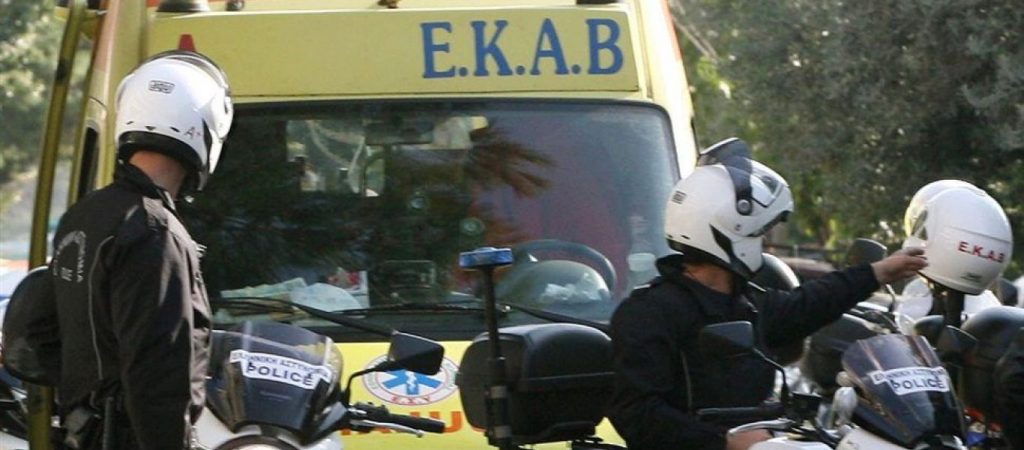 Πάτρα: Σχολικό λεωφορείο γεμάτο με μαθητές συγκρούστηκε με μηχανή (φωτο)