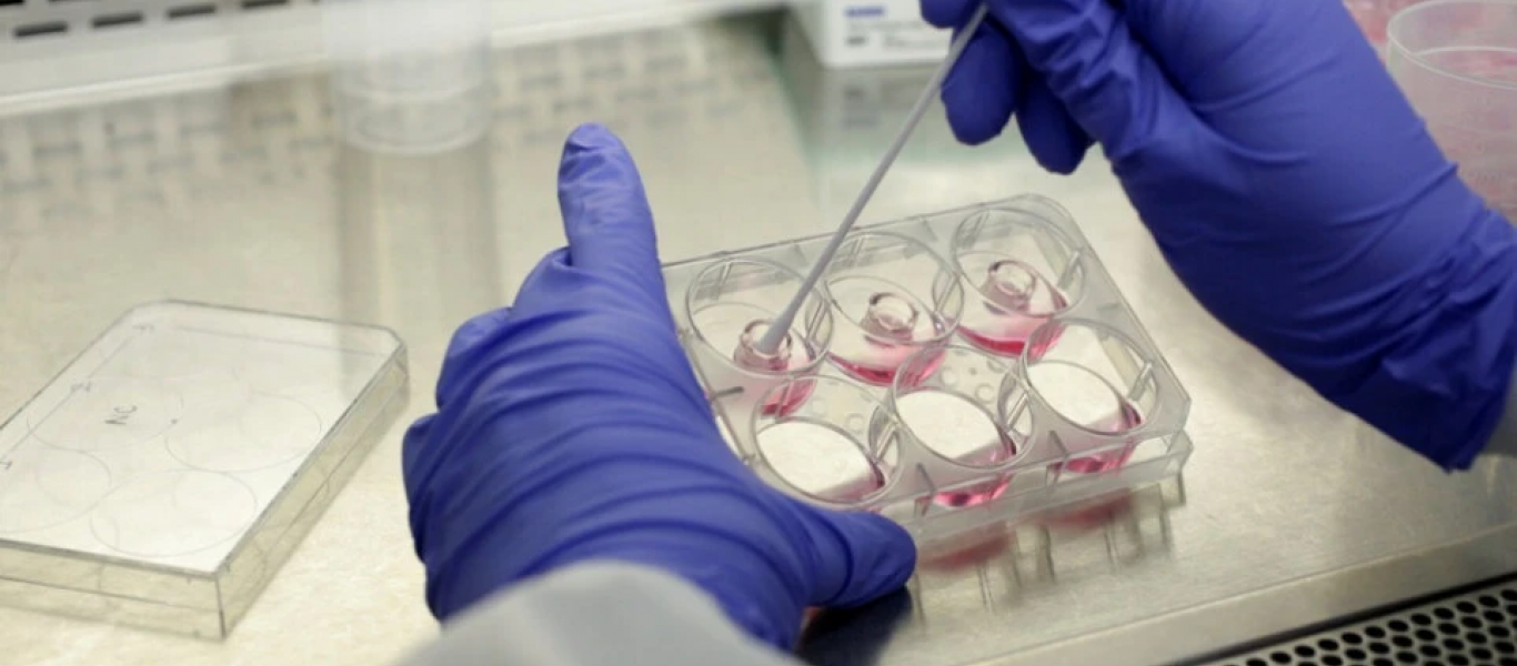 Εντός της ημέρας παραλαμβάνει η Ελλάδα 2.000 δόσεις μονοκλωνικών αντισωμάτων