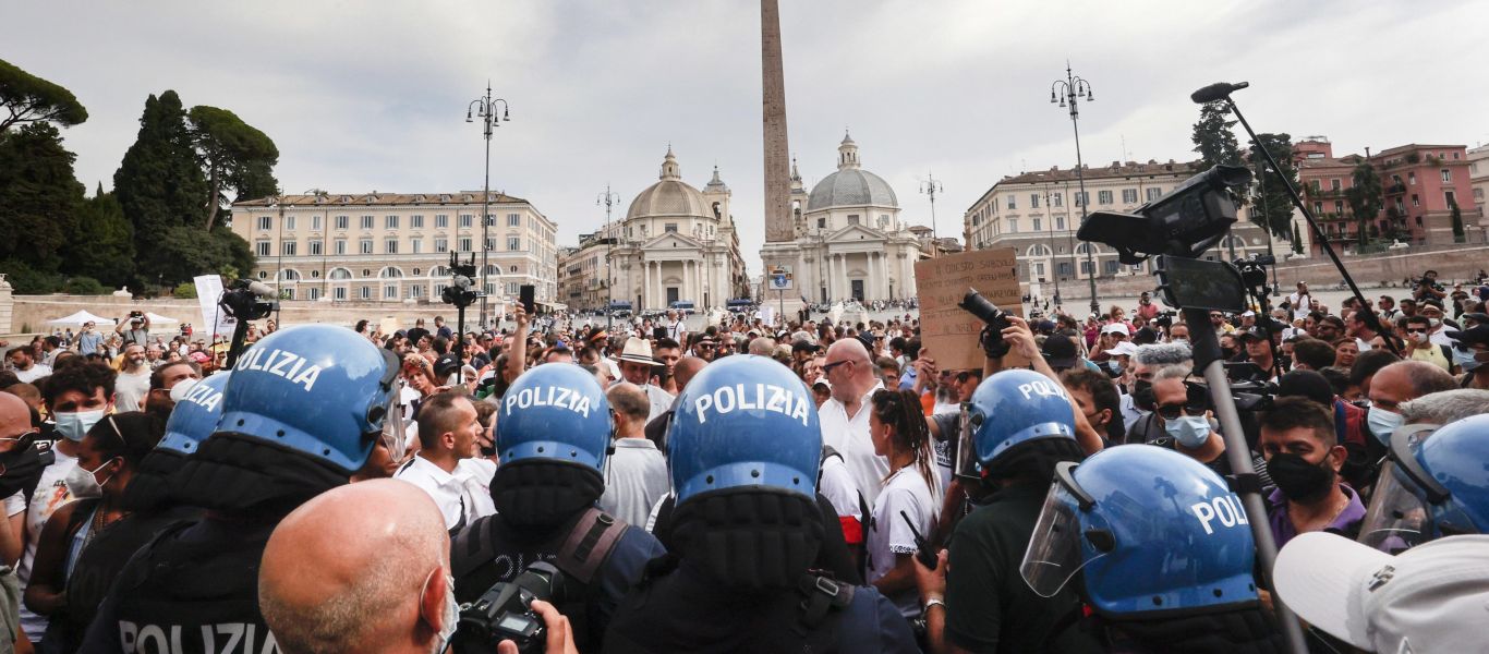 Σε πανικό η ιταλική κυβέρνηση από τις συνεχείς κινητοποιήσεις κατά των μέτρων COVID: Μόνο καθιστοί θα διαδηλώνετε!
