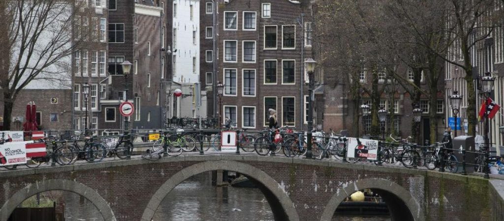 Κι όμως σε αυτή την ευρωπαϊκή χώρα οι πολίτες… έφαγαν τον πρωθυπουργό τους