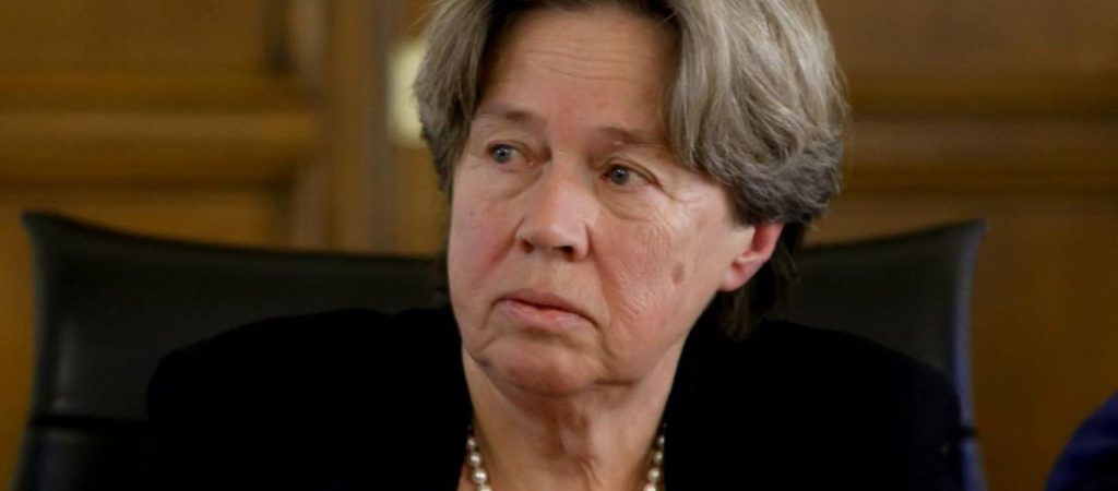 Εμφύλιος πόλεμος κυβέρνησης και «ειδικών» – Άρχισαν να τρώγονται μεταξύ τους: Επίθεση ΕΟΔΥ σε Λινού