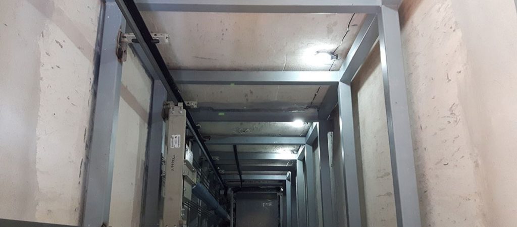 Δράμα: Άνοιξε την πόρτα του ασανσέρ και έπεσε από ύψος τριών μέτρων!