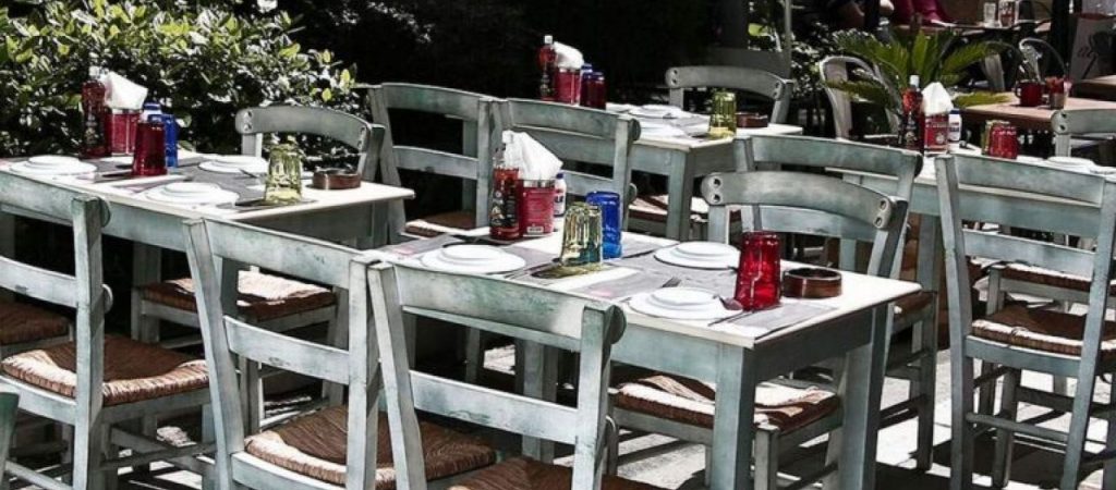 Οι καταστηματάρχες αντιδρούν στα νέα μέτρα της κυβέρνησης – «Ρολά» κατεβάζει η εστίαση την Τρίτη σε όλη την Ελλάδα