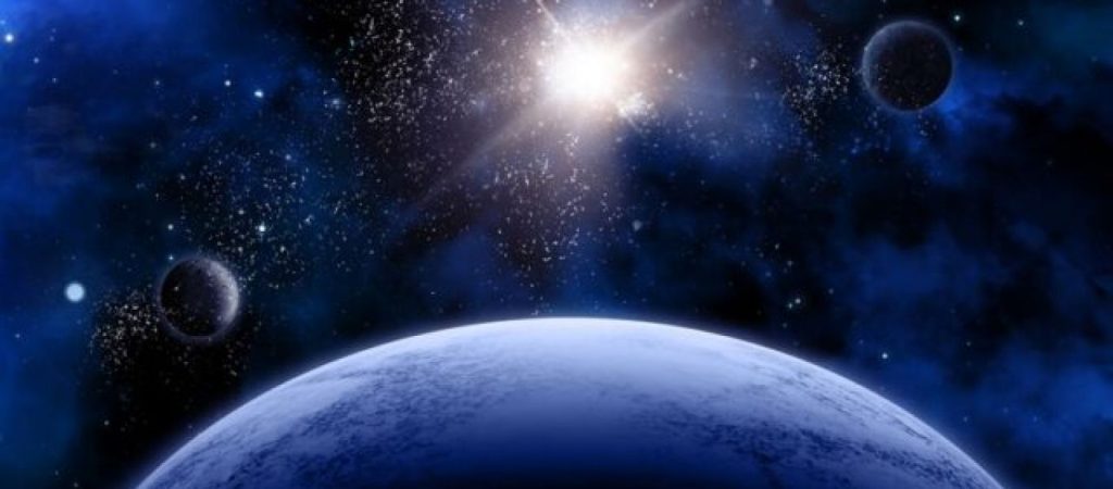 Έχει σεληνιακές ρίζες, χαβανέζικο όνομα και ακολουθεί τη Γη σαν δορυφόρος