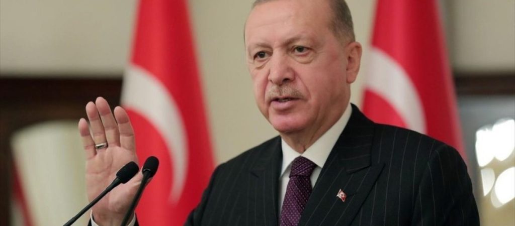 Χειροπέδες σε ζευγάρι Ισραηλινών που φωτογράφισε το παλάτι του Ερντογάν στην Κωνσταντινούπολη