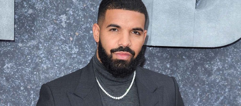 Ο Ντρέικ μπέρδεψε τα δολάρια με τα… λουλούδια – Πέταξε ένα εκατομμύριο στην πίστα στριπ κλαμπ (φωτο)