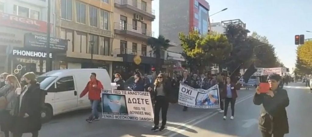 Αλεξανδρούπολη: Μεγάλη συγκέντρωση κατά των υποχρεωτικών εμβολιασμών (βίντεο)