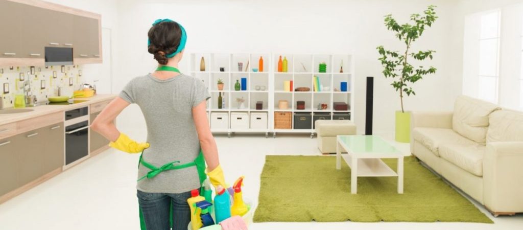 Πέντε έξυπνα tips για να πιστεύουν οι καλεσμένοι σου ότι το σπίτι σου είναι καθαρό