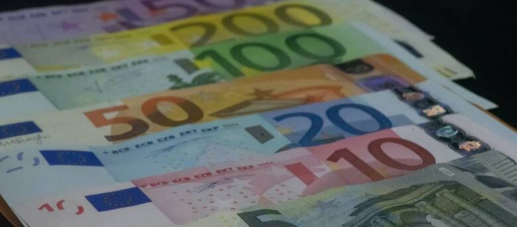 Πιάνουν δουλειά από σήμερα οι ιδιώτες για την ταχεία έκδοση των συντάξεων